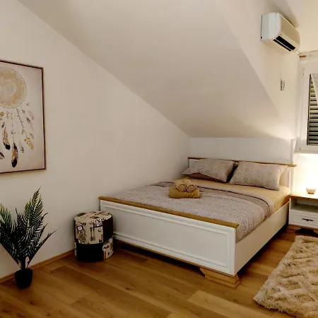 Hana In Jelsa Apartment