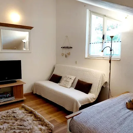 Hana In Jelsa Apartment